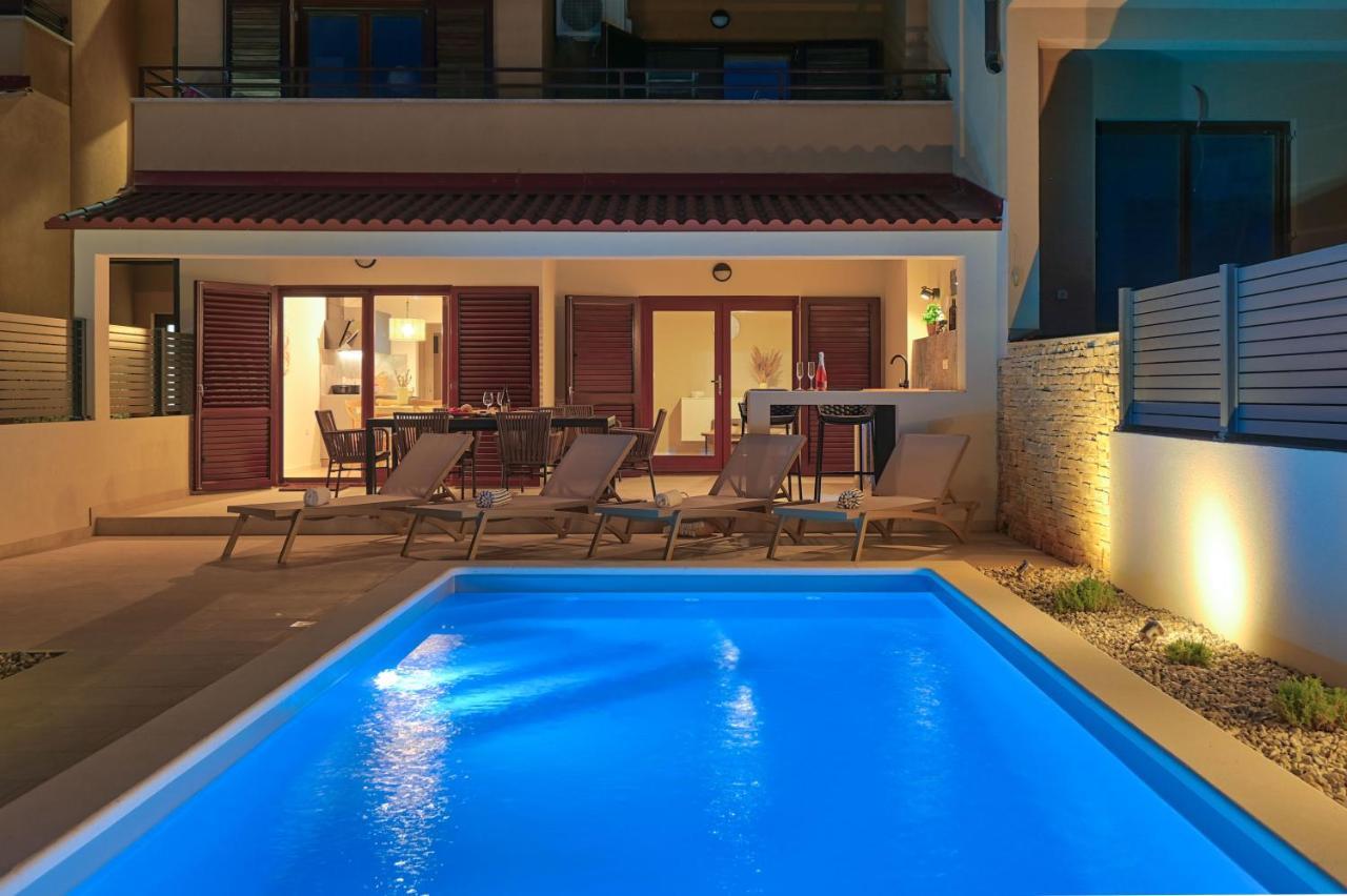 Apartment Zala With Private Pool Лижнян Экстерьер фото